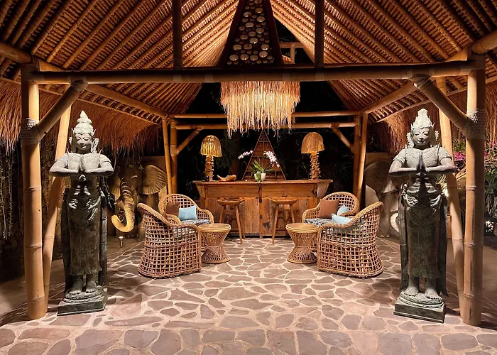 Louka Bali فندق 5*